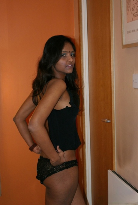 Divya Yogesh pretty pornstar galleries