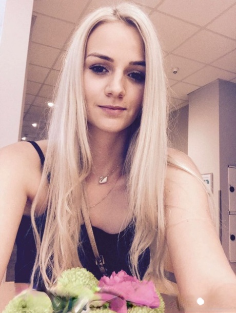 Langes blondes Haar spritzt beste perfekte galerie