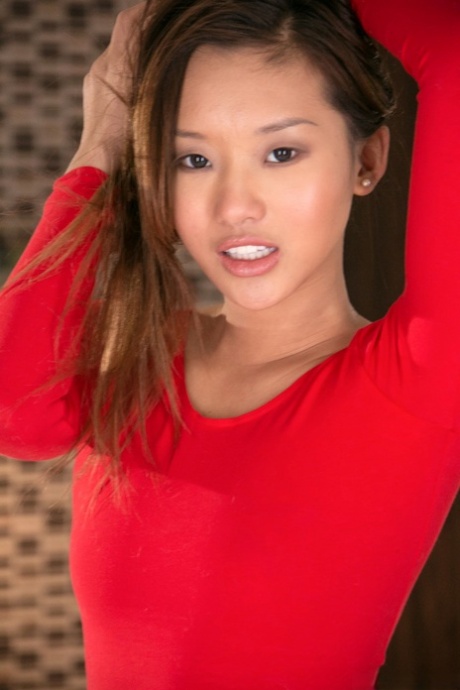 Alina Li model high quality pictures