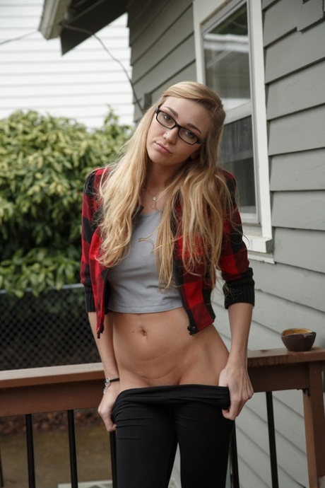 Kendra Sunderland sex model pic