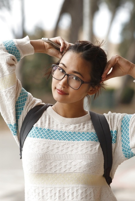 cheveux noirs adolescent anal très chaud galerie