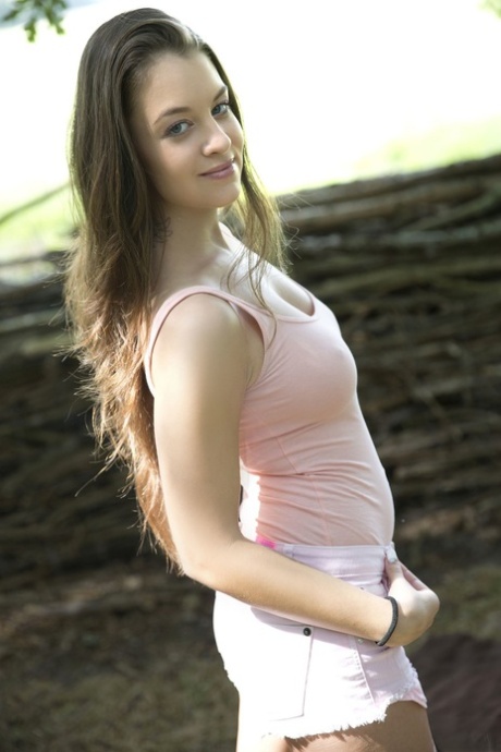 letsdoeit brunette adult pictures