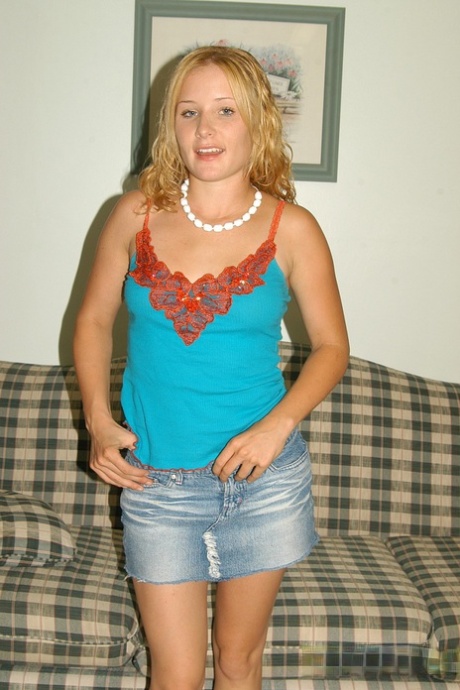 blonde cheveux bouclés latina adulte xxx des photos