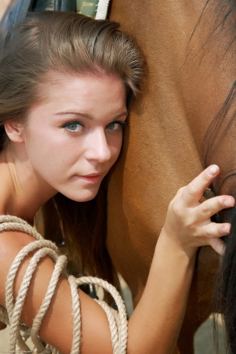 attori amatoriali con i capelli lunghi meglio nudo fotografie