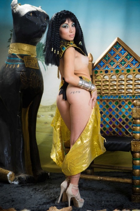 Cleopatra star porn gallery