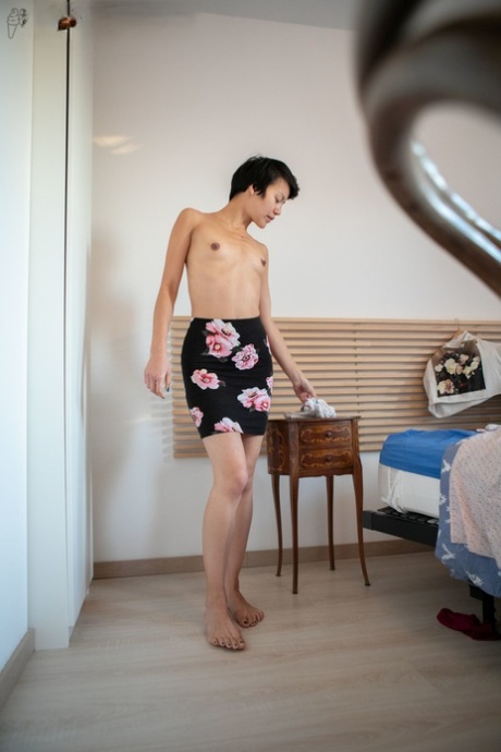 Kurzhaariges Baby perfekte nackte fotos