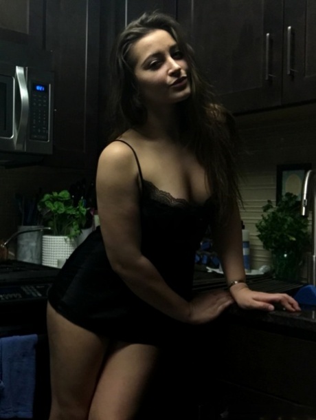 Dani Daniels porn actress galleries