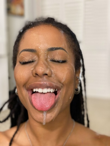 Kira Noir model perfect galleries