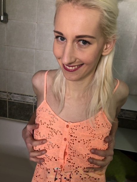 Amateur-Allure-Blondine heiße nackt foto