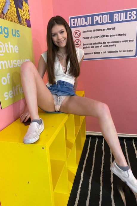 Winter Jade nice pornstar img