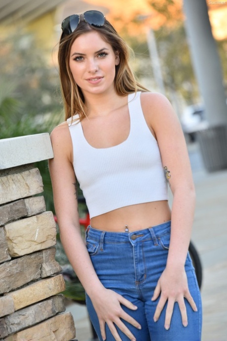 Summer Brooks xxx model gallery