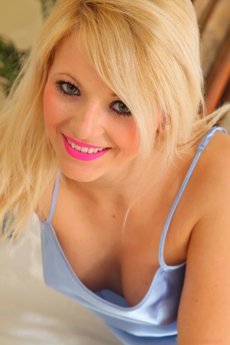 seins lesbiennes blondes sucent parfait galerie